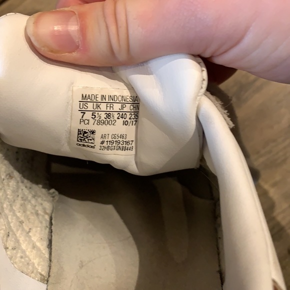 Adidas Superstar Sneakers - Picture 2 of 5